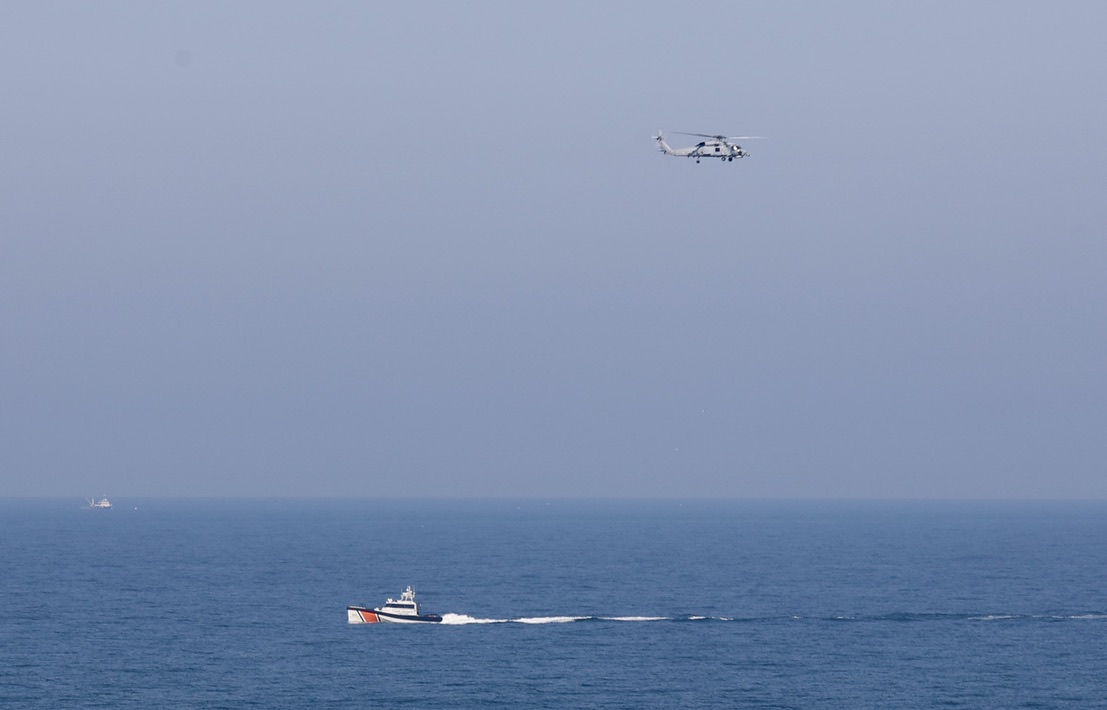 Bosphorus closed to international transit due to possible loose mines: Turkish Navy, Coast Guard and Bosphorus Coastal Safety planes, helicopters, patrol vessels are searching for more floating mines near the northern anchorage: Transit traffic is about to resume towards Black Sea