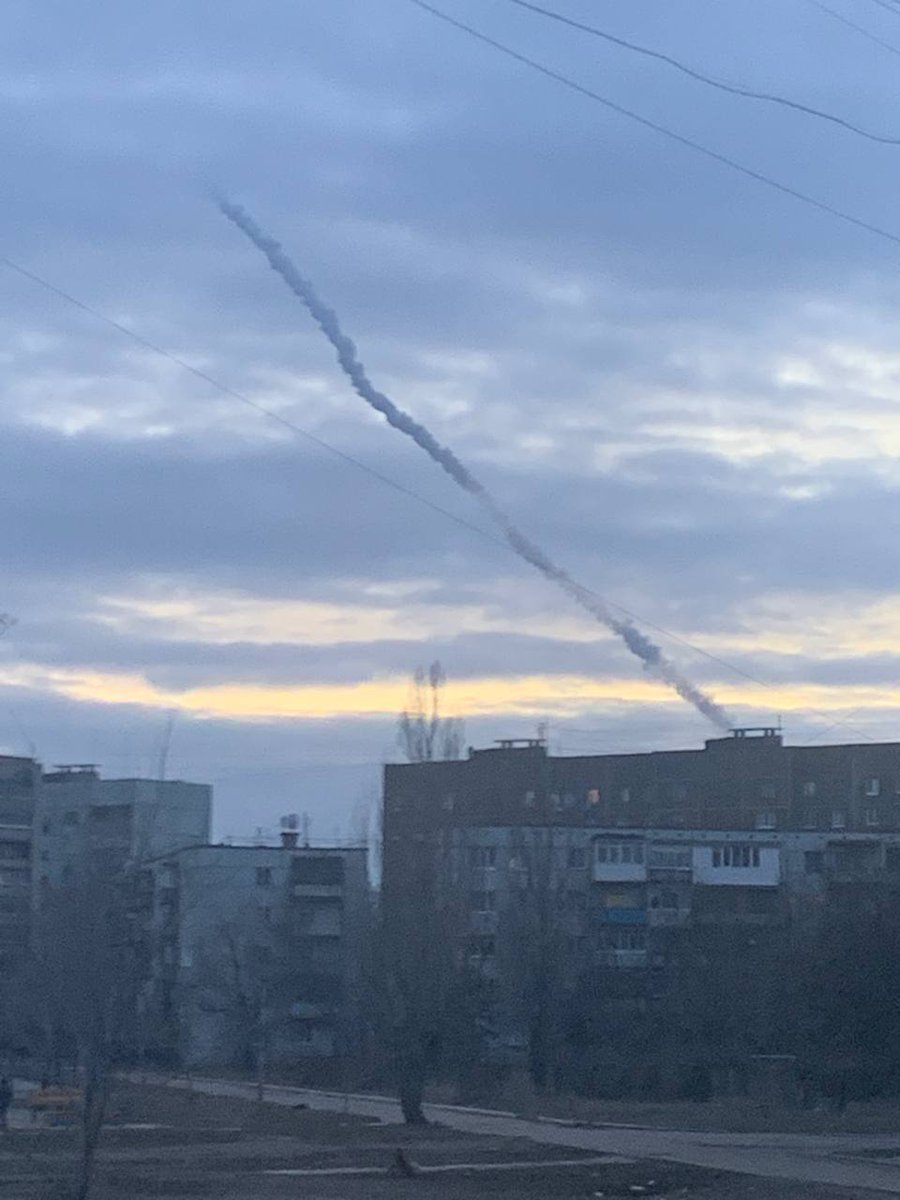 Запуски ракет из района Донецка