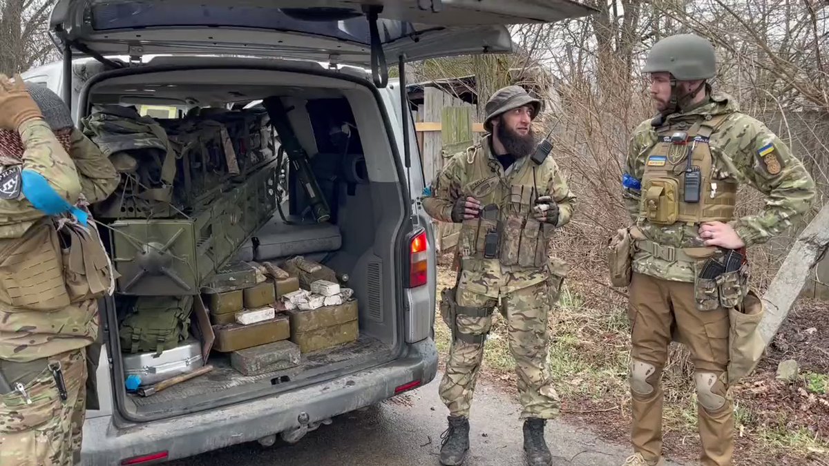 Żołnierze Islamskiego Batalionu Krymu wykarczowali dziś las między uwolnionymi Motyżynem a Siewierinówką