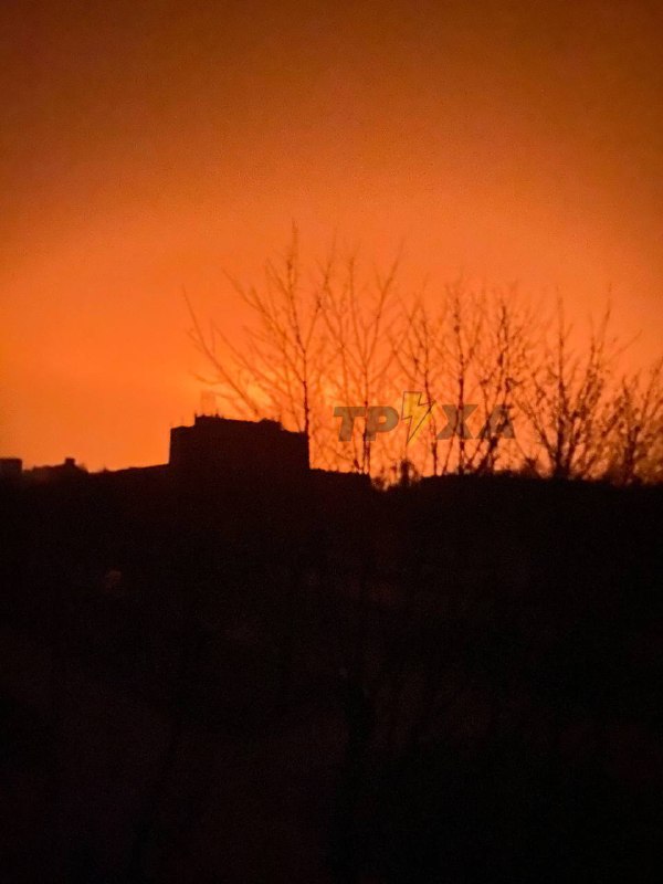 Буйны пажар пад Харкавам відаць з многіх куткоў горада