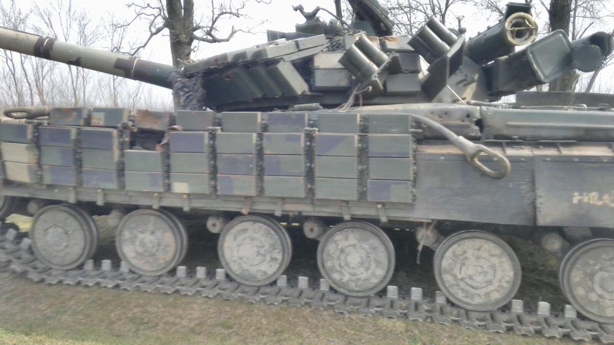 Фота: знішчаныя расійскія танкі ў Новаваронцаўцы Херсонскай вобласці