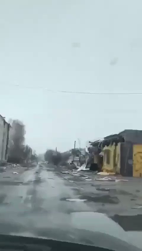 На відео з відвойованого міста Бородянка під Києвом видно нищівні руйнування