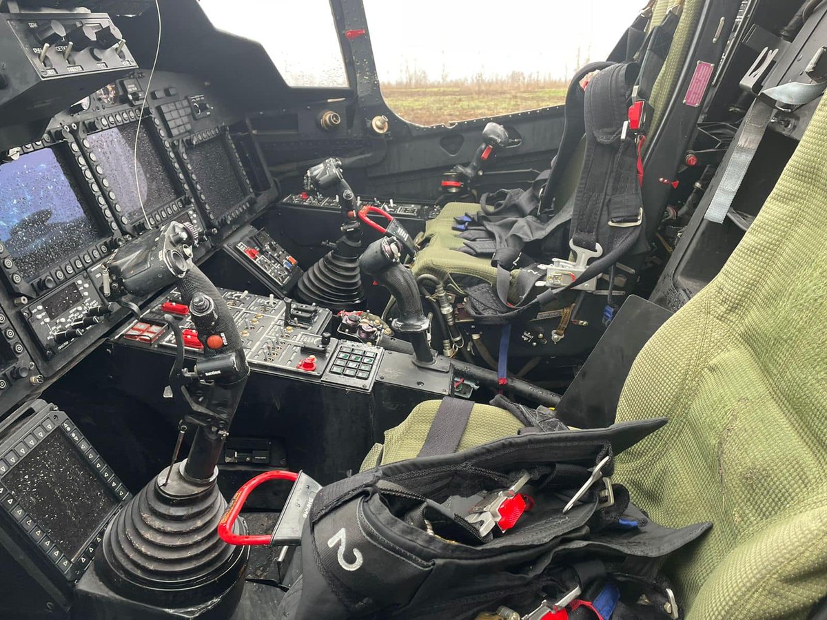Украинские военные захватили вертолет Ка-52