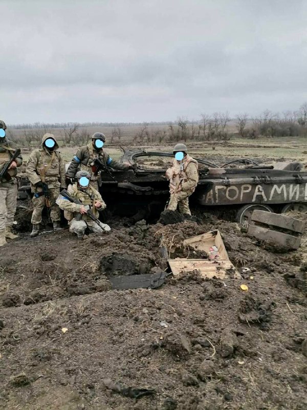 L'exèrcit ucraïnès va destruir el tanc T-72 i el vehicle MTO-80 al sud del poble de Malynivka a la regió de Zaporizhiye