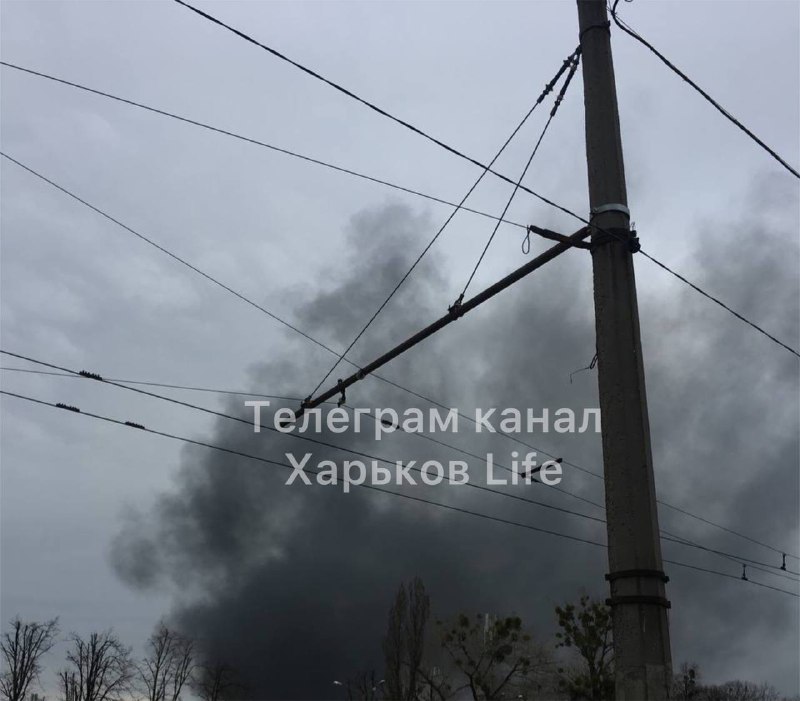 Incendio pesante a Kharkiv dopo un altro bombardamento