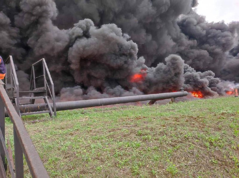 Les troupes russes ont bombardé la raffinerie de Lysychansk (disparue depuis longtemps)