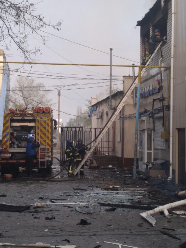 Exército russo bombardeando Popasna, Bilohirovka, Rubizhne, Nyzhnie, Lysychansk, Severodonetsk na região de Luhansk