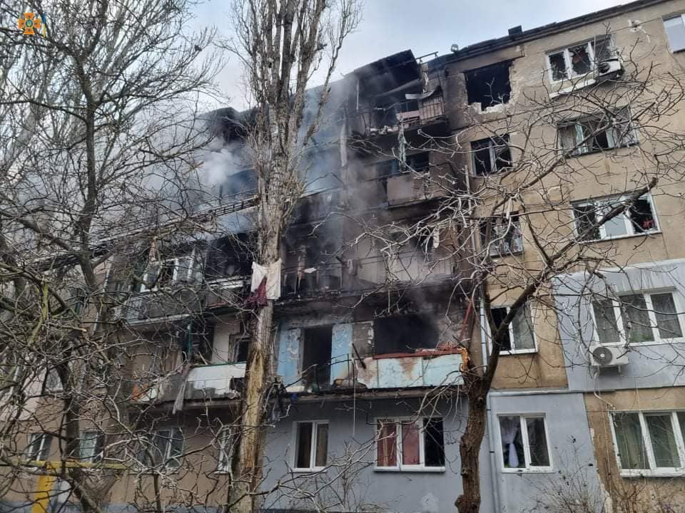 1 νεκρός από ρωσικούς βομβαρδισμούς στην περιοχή του Μικολάιβ