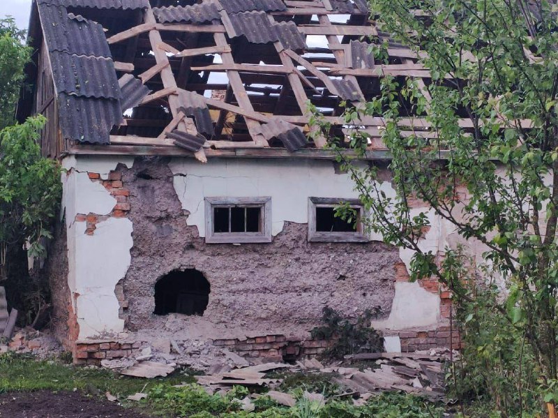 Het Russische leger beschiet Belopolye in de regio Soemy en voerde een luchtaanval uit rond 01:00 uur