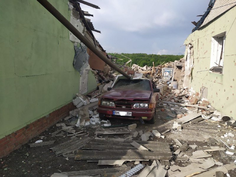 Rusiya aviasiyası Sumı vilayətinin Krasnopillia icmasına 3 raket zərbəsi endirib. Ən azı 3 nəfər yaralanıb