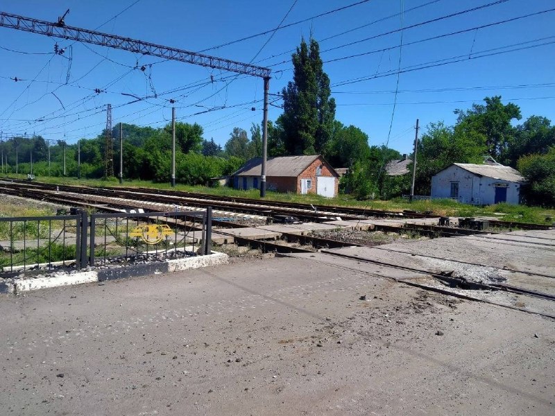 Russische troepen beschoten de afgelopen 24 uur 23 nederzettingen in de regio's Loehansk en Donetsk. In Avdiyivka en Kostantynivka 3 mensen gedood, 1 gewond