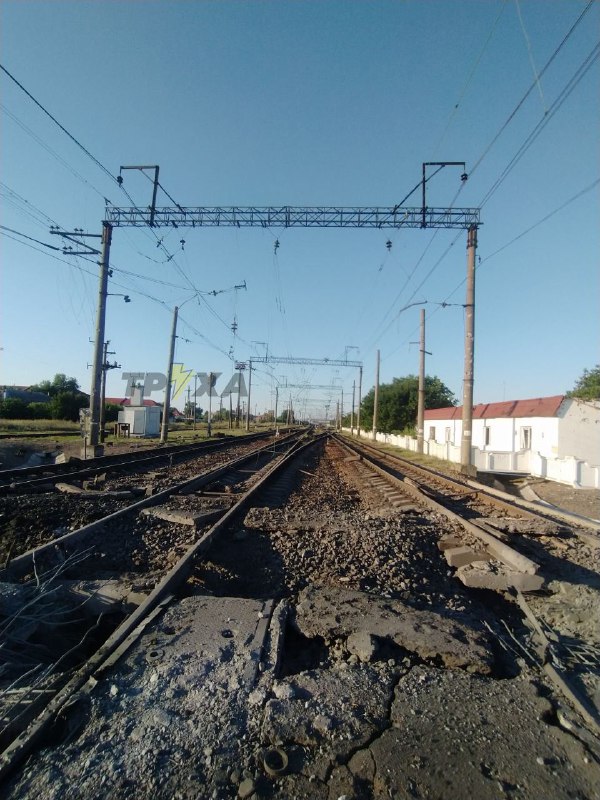 Біля Новобогданівки Мелітопольського району нічними вибухами зруйнована залізниця