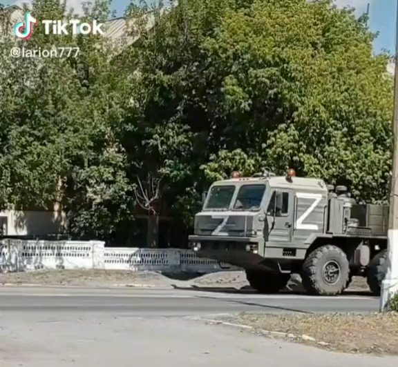 На Донбасі зняли вантажівку з навантажувачем Бук.