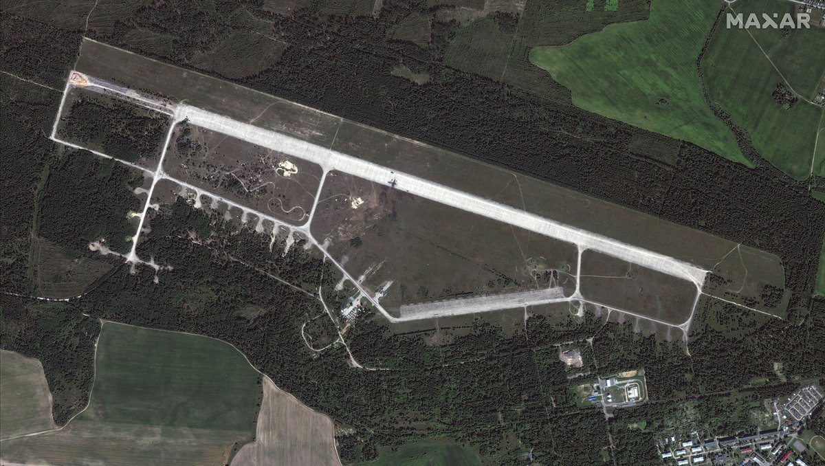 Immagini satellitari dell'esplosione di un carro armato nell'aeroporto di Ziabrovka in Bielorussia