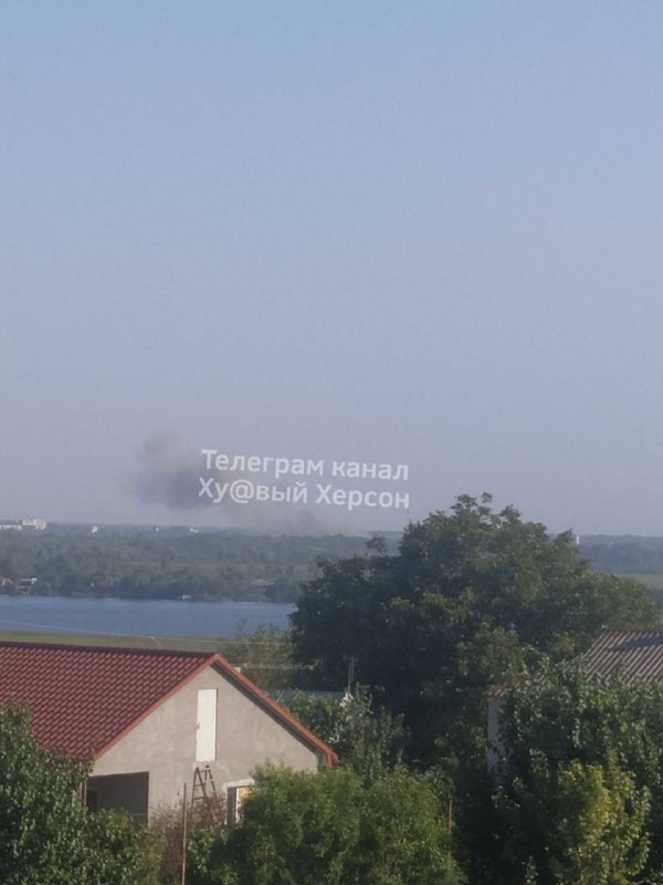 Fire and explosions were reported in Oleshky