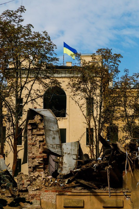 Danos no centro de Kharkiv como resultado de ataques de mísseis russos