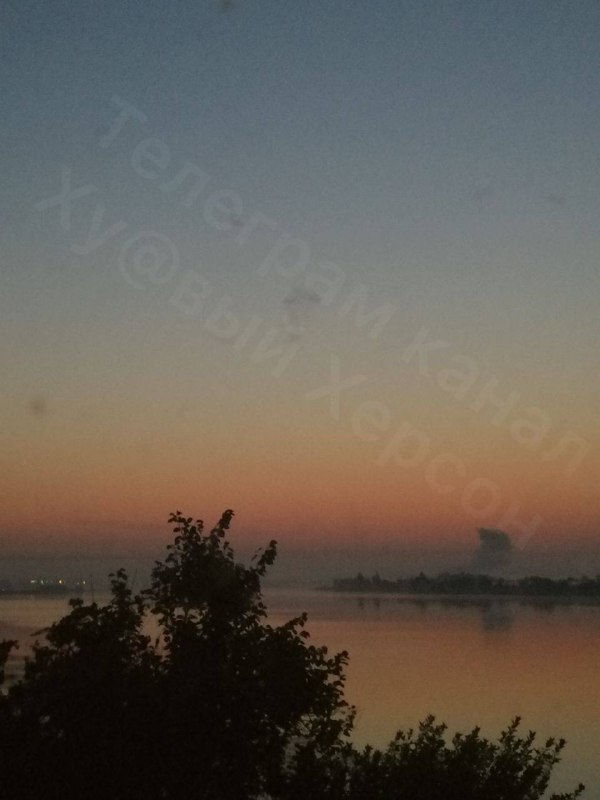 Au moins 3 coups de missile sur le pont Antonivsky