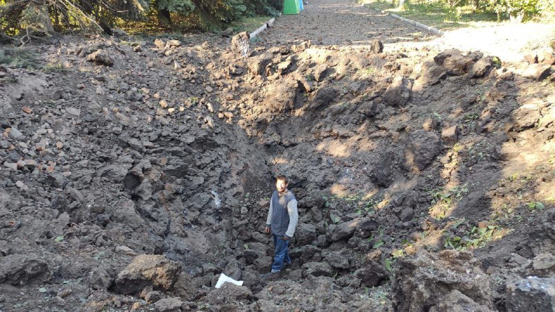 Rusiya ordusu dünən Donetsk vilayətində bir neçə qəsəbə və şəhəri atəşə tutub, bir neçə nəfər yaralanıb