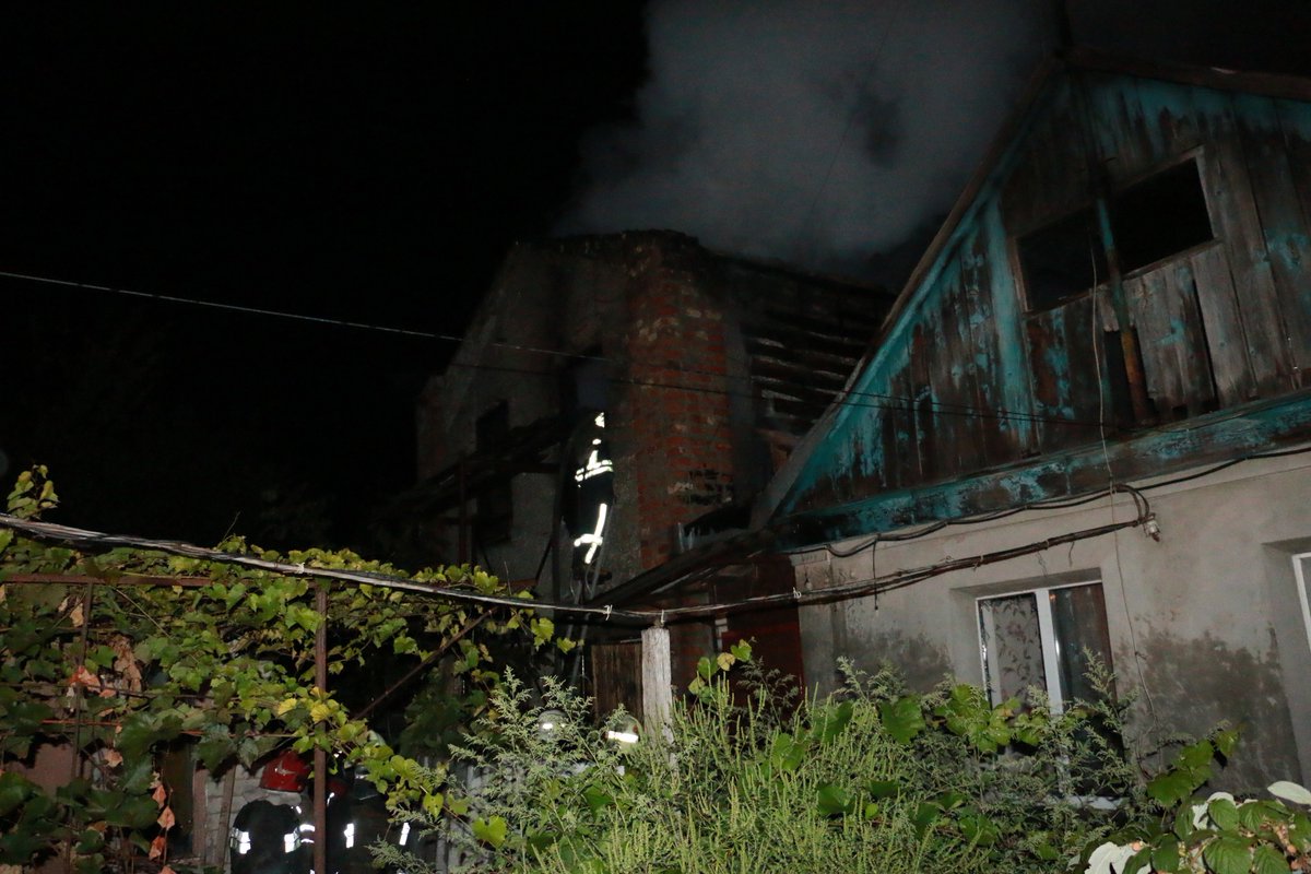 Femeie ucisă în urma bombardamentelor rusești în districtul Industrialny din Harkov