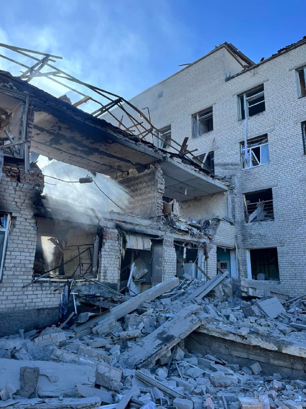 Російські обстріли зруйнували лікарню в Краматорську