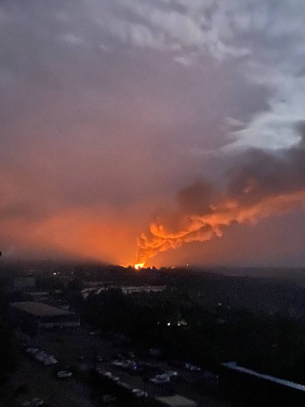 Big fire at Shevchenkivsky district of Zaporizhzhia