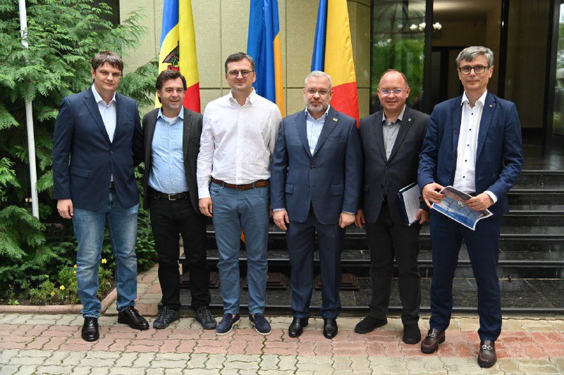 Il ministro degli Esteri ucraino ha incontrato i ministri degli Esteri di Romania e Moldova a Odesa e ha deciso di stabilire un nuovo formato di cooperazione tripartita