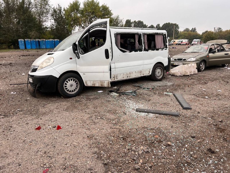 23 persone uccise, 28 ferite a seguito di bombardamenti contro civili sull'autostrada vicino a Zaporizhzhia