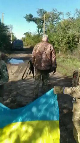 Militares ucranianos em Novopetrivka da região de Kherson