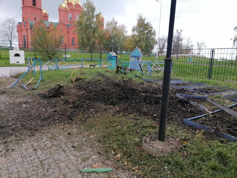 Danni nel villaggio di Murom nella regione di Belgorod a causa dei bombardamenti