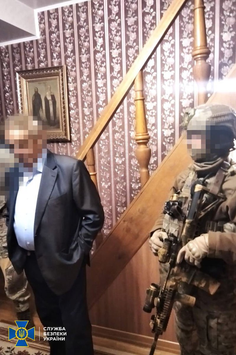 Der Sicherheitsdienst der Ukraine bestätigt, dass der Präsident von Motor Sich, Vyacheslav Boguslayev, wegen des Verdachts der Zusammenarbeit mit Russland festgenommen wurde. Die Untersuchung behauptet, Motor Sich habe Motoren für russische Kampfhubschrauber geliefert, nachdem sie diese in abgeschossenen russischen Hubschraubern gefunden hatte