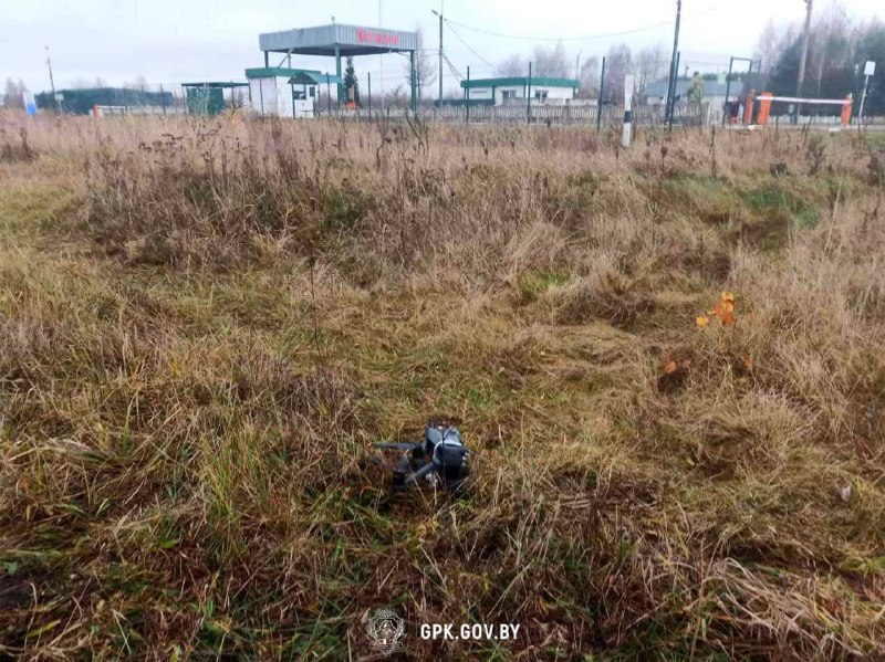 Polițiștii de frontieră din Belarus raportează că au doborât o dronă ucraineană la graniță cu o pușcă automată