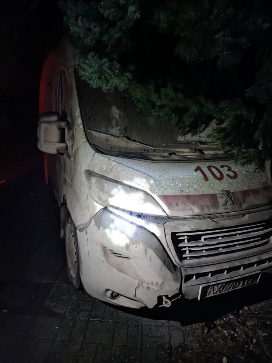 1 cilvēks ievainots pēc Krievijas apšaudes ātrās palīdzības automašīnā netālu no Kupianskas