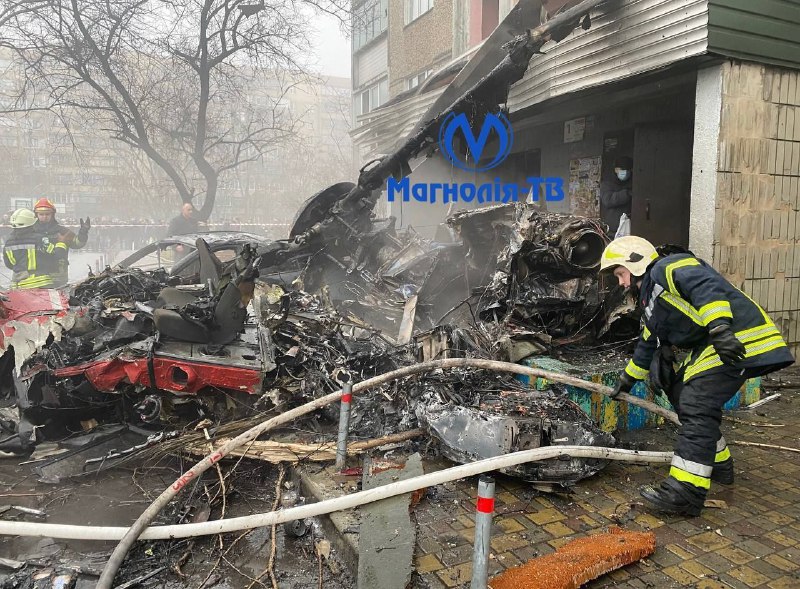 Helicóptero caiu na área residencial da cidade de Brovary, na região de Kyiv, há vítimas