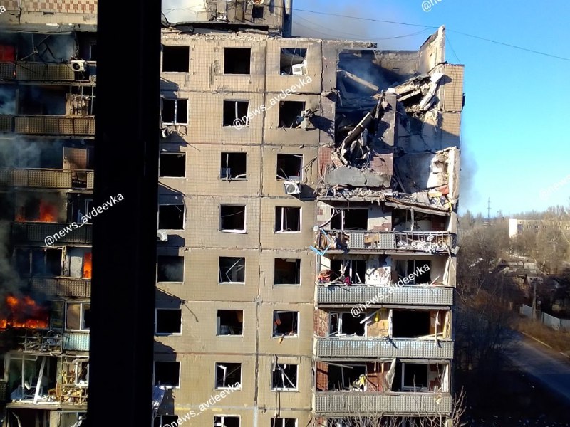 Щети на жилищни апартаменти в Авдиевка в резултат на руски обстрел