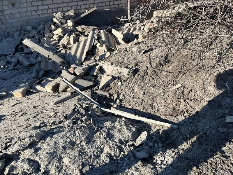 Una persona herida como resultado del bombardeo del ejército ruso en Kozacha Lopan