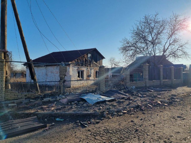 Rusiyanın Donetsk vilayətinin Oçeretin bölgəsini atəşə tutması nəticəsində 2 nəfər ölüb, 1 nəfər yaralanıb.