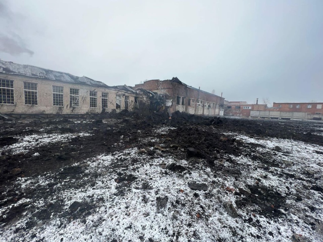 俄罗斯军队对斯洛维扬斯克的企业进行导弹袭击