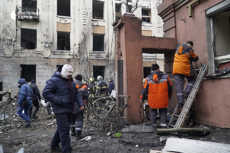 5 pessoas feridas como resultado de ataques de mísseis russos em Kharkiv esta manhã