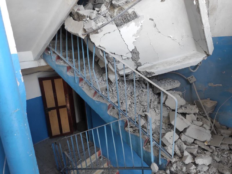Russian artillery hit residential apartment block in New York, Donetsk region