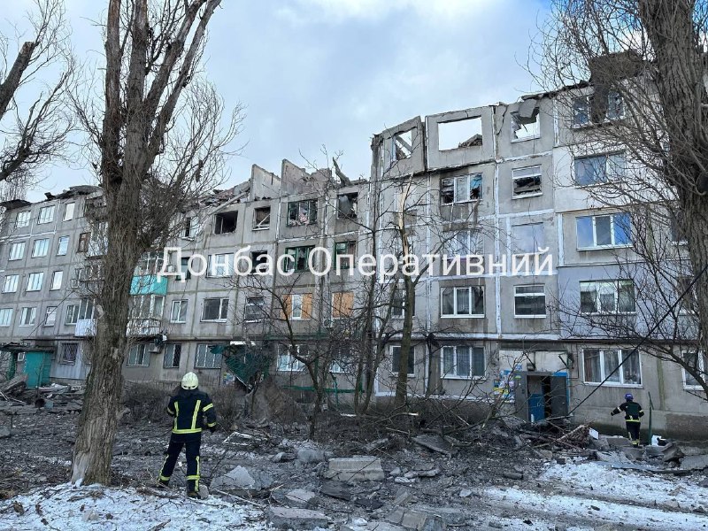 俄导弹击中波克罗夫斯克住宅区