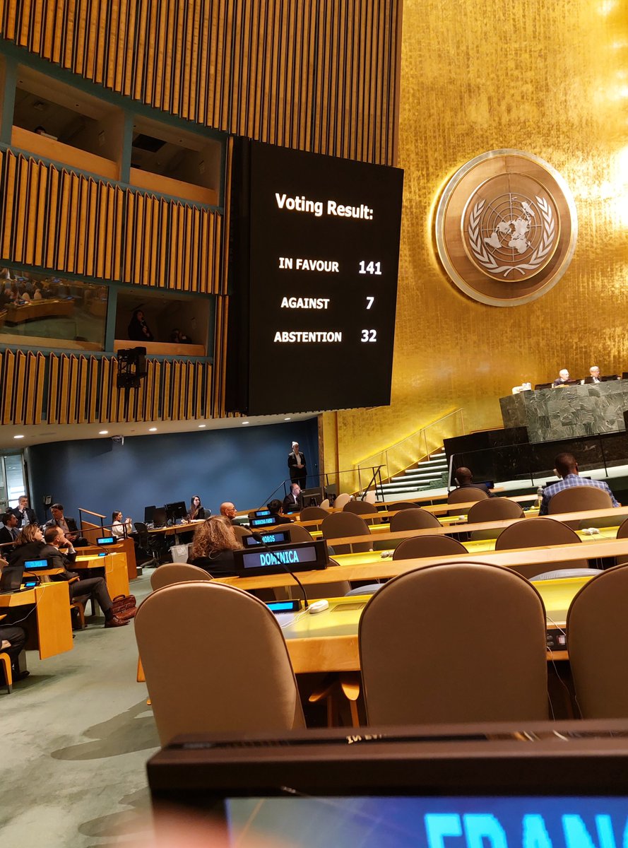 Резолюція про справедливий і міцний мир в Україні на основі принципів Організації Об'єднаних Націй приймається великою більшістю голосів Генеральною Асамблеєю ООН ГА ООН