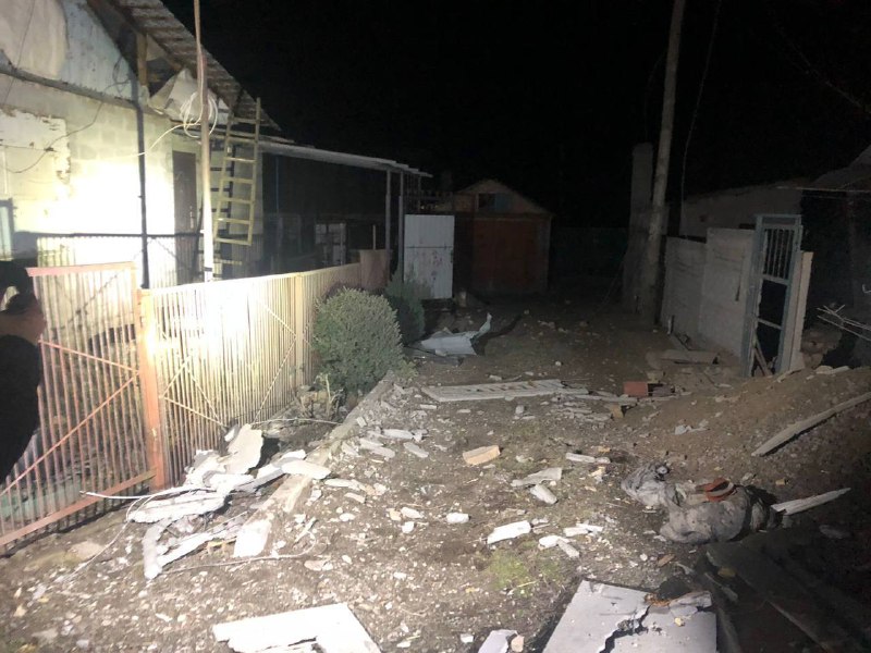 Distruzione a Nikopol a seguito dei bombardamenti russi durante la notte