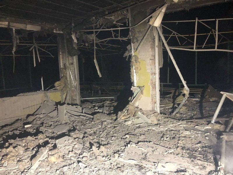 Zničenie v Nikopole v dôsledku ruského ostreľovania v noci