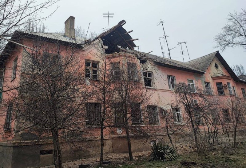 2 personer dödades, bostadshus skadades till följd av rysk beskjutning i Marhanets