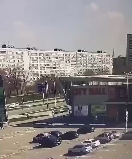 Российская ракета попала в жилой дом в Запорожье