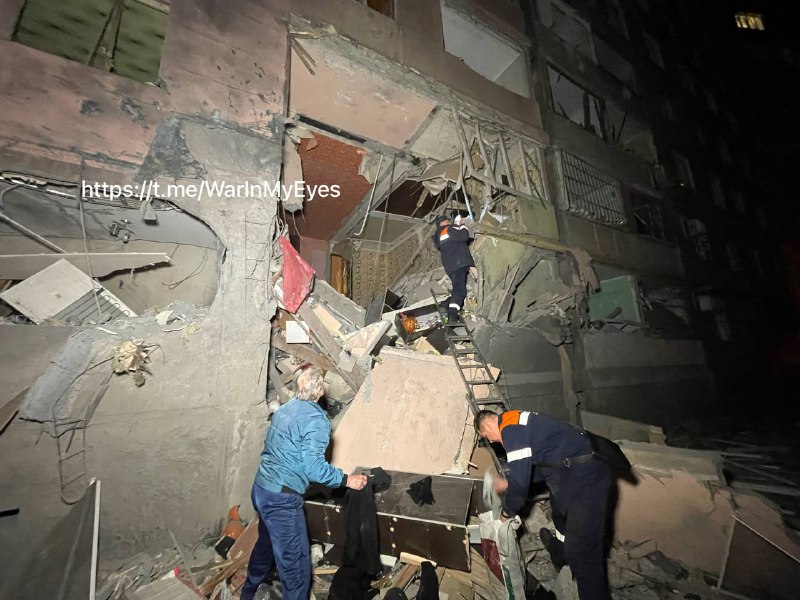 Zniszczenia w wyniku ostrzału rejonu Kujbiszewskiego w Doniecku