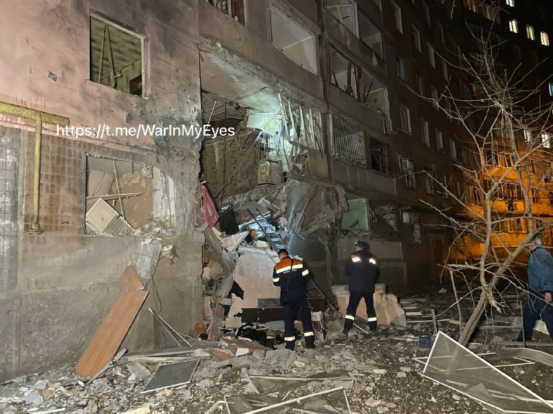 Distruzione a seguito di bombardamenti nel distretto Kuybishevsky di Donetsk