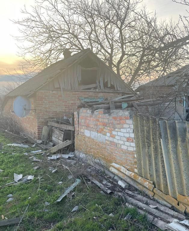 1 ранен и материальный ущерб в Никопольской и Марганецкой общинах в результате вчерашнего удара беспилотников