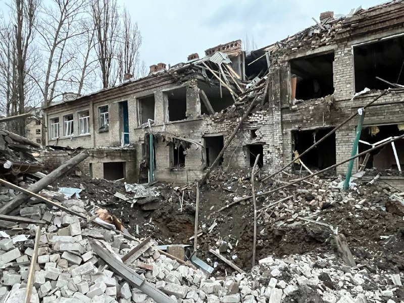 Разрушения в Авдиевка след руски въздушен удар