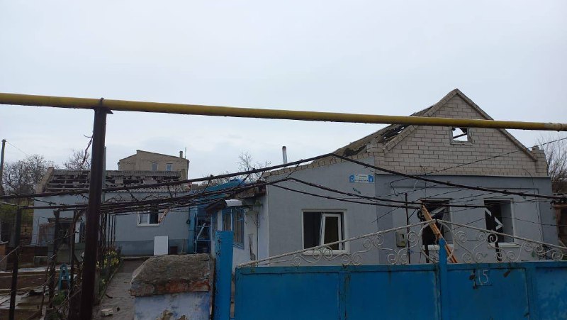 Значні руйнування в Бериславі після вчорашніх російських авіаударів